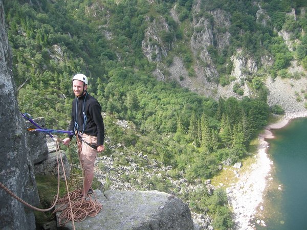 Le frangin au dessus du lac Blanc dans la voie normale