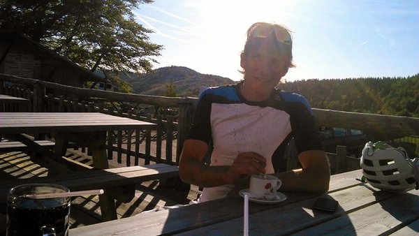 café (800x450).jpg