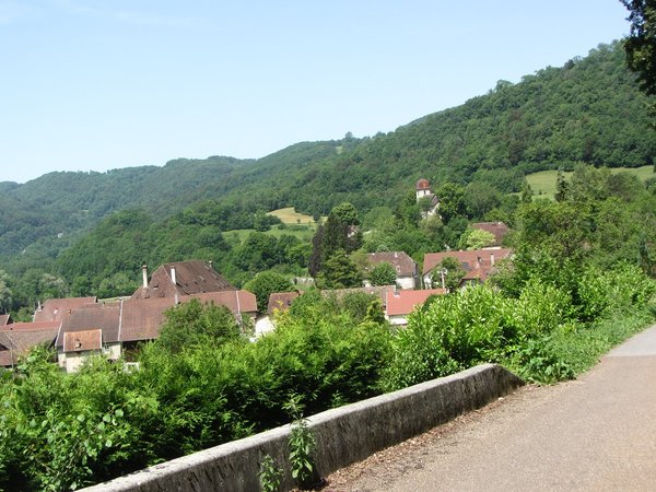 Arrivé au joli village Comtois de Vauffrey au bord du Doubs