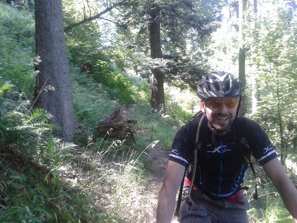 Descente Haicot-Tellure, de belles épingles et de la pente...mais attention aux deux traversées de route, pour pas finir sûr le guidon d'un ZXR