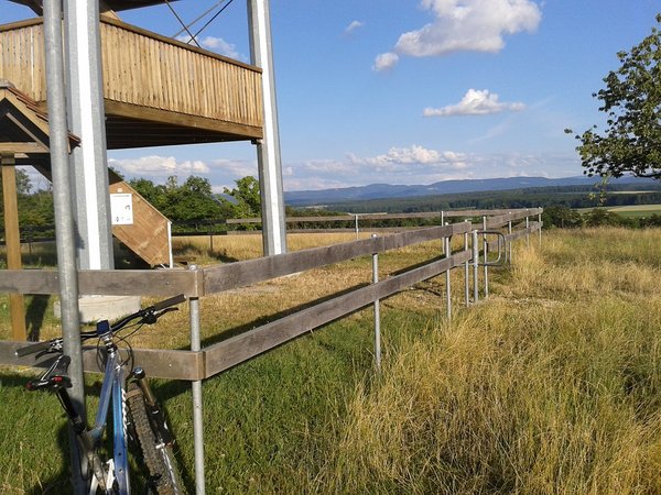 De l'autre côté, le Jura Suisse avec la crête de la Grande Roche aux Ordons, le col des Rangiers et la crête de Montgremay...de beaux singles tous les deux
