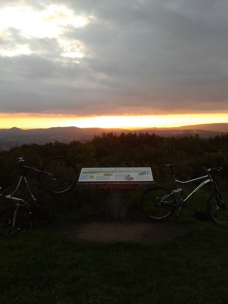 Le ciel des Vosges Saônoises prend feu