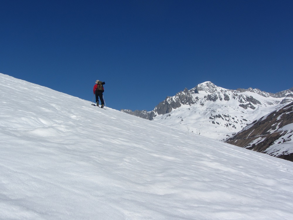 Montée sous l’œil du Galenstock