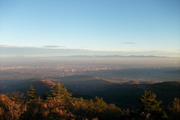 Vue du Galtz sur la plaine d' Alsace, Colmar et la forêt noir