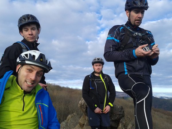 Carlito : C'est moi le Joker et Batman c'est une lopette en moulebite<br />Lolo : J'suis un BG et je m'assume<br />Psedo : Bande de cons je vous déteste<br />Binano : Appelez moi le Spielberg du VTT, PUTAIN COMMENT CA MARCHE CETTE FOUTUE GOPRO !!!
