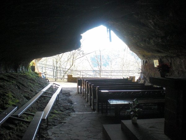 la chapelle de la grotte St-Vit