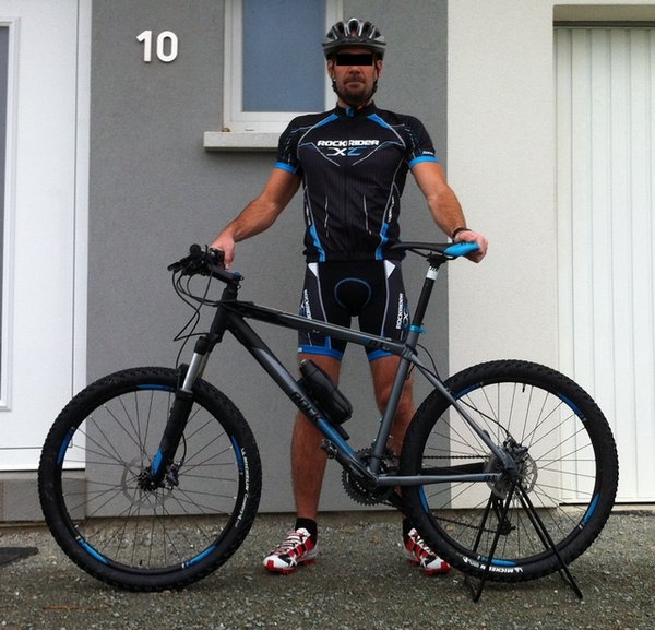 tenue.jpg (324.77 Kio) Vu 896 fois Beurk ! Ca me fait tout bizarre ! Comment j'ai osé !